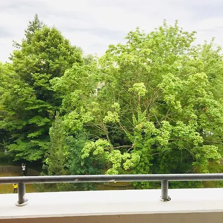 Welcome To Messe!-two-bedroom Apartment&balcony Apartment *