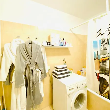 Welcome To Messe!-two-bedroom Apartment&balcony Apartment *