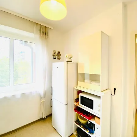 Welcome To Messe!-two-bedroom Apartment&balcony Apartment