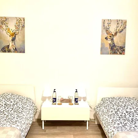 Welcome To Messe!-two-bedroom Apartment&balcony *