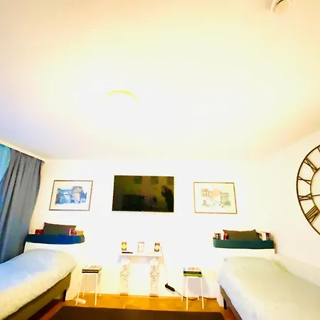 Welcome To Messe!-two-bedroom Apartment&balcony *