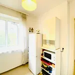 Welcome To Messe!-two-bedroom Apartment&balcony Apartment